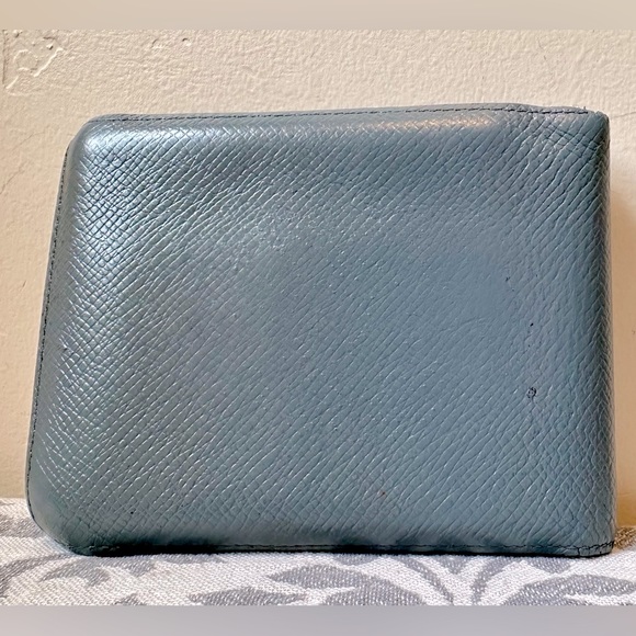 Louis Vuitton Men’s Tri Fold Gray Wallet - Picture 2 of 10